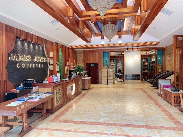 Imagen general del Hotel JAMES JOYCE COFFETEL XISHUANGBANNA SUIZHUANG XISHU. Foto 8
