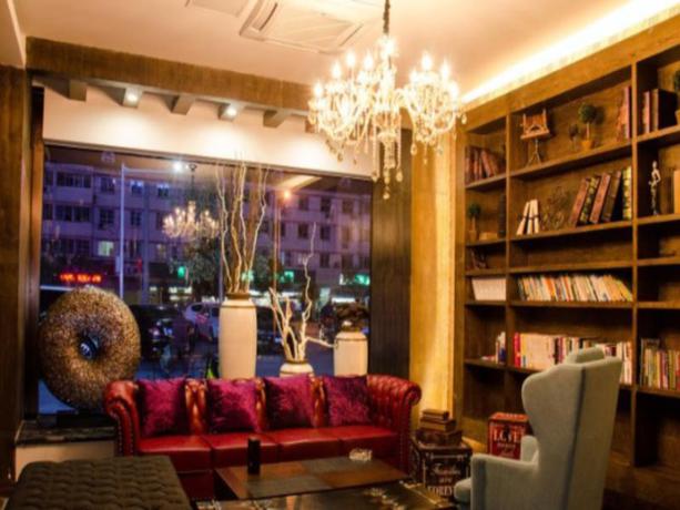 Imagen de los interiores del Hotel JAMES JOYCE COFFETELA SUQIAN BUS STATION. Foto 6
