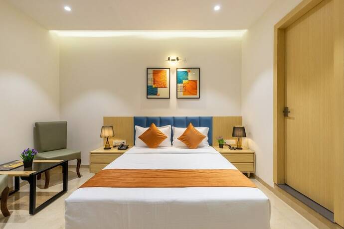 Imagen de la habitación del Hotel JANKI PALACE. Foto 9