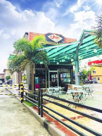 Imagen del bar/restaurante del Hotel JAPI Traveller\'s and Restaurant - Annex. Foto 2