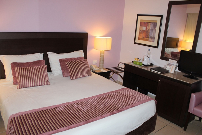 Imagen de la habitación del Hotel JAZ Neo Sharks Bay. Foto 6