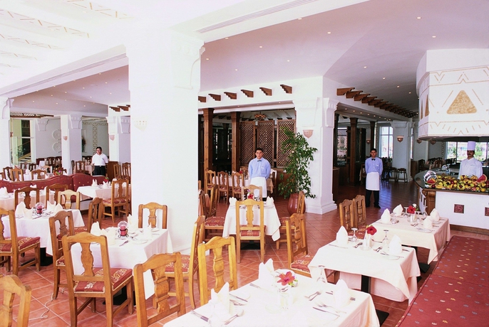 Imagen del bar/restaurante del Hotel JAZ Palmariva Beach. Foto 3