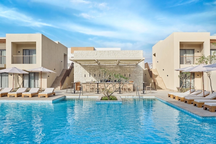 Imagen de la piscina del Hotel JAZ Viva Almaza Blu, Almaza Bay. Foto 15