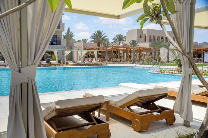 Imagen de la piscina del Hotel JAZ Viva Casa Maza, Almaza Bay. Foto 15