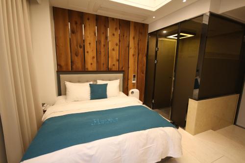 Imagen de la habitación del Hotel JB Tourist. Foto 11