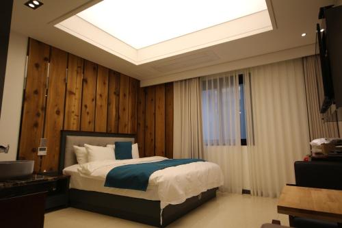 Imagen de la habitación del Hotel JB Tourist. Foto 12