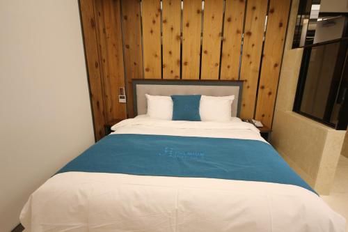 Imagen de la habitación del Hotel JB Tourist. Foto 14