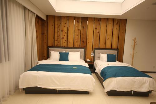 Imagen de la habitación del Hotel JB Tourist. Foto 15