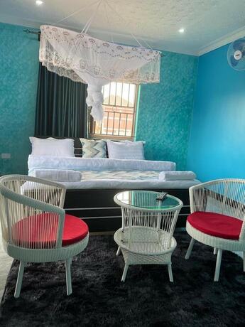 Imagen de la habitación del Hotel JB suites and lounge. Foto 18