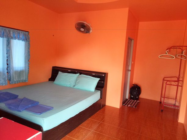 Imagen de la habitación del Hotel J.B.Hut Bungalows. Foto 8