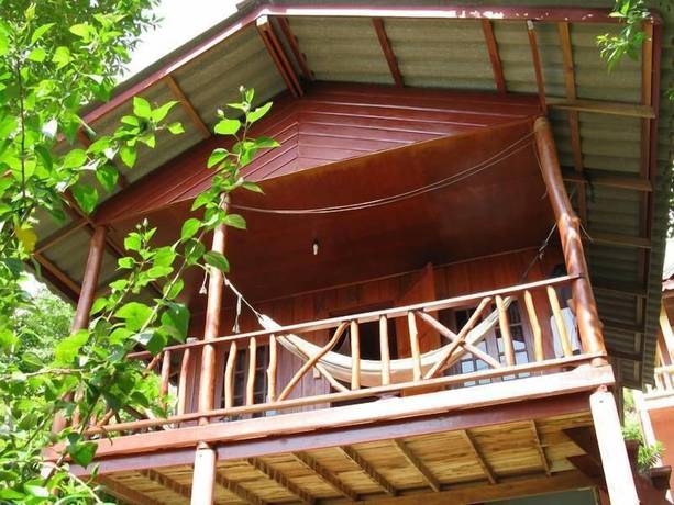 Imagen de la habitación del Hotel J.B.Hut Bungalows. Foto 17