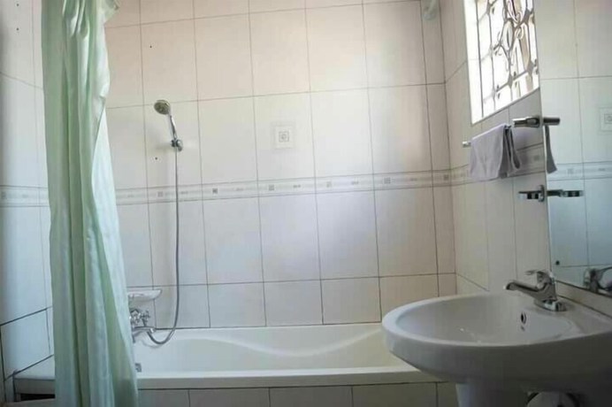 Imagen de la habitación del Hotel JBK, Kampala. Foto 7