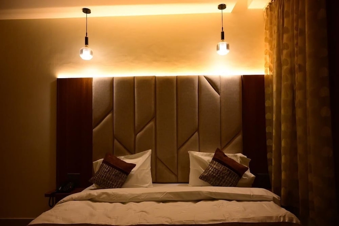 Imagen de la habitación del Hotel JBS Regency and Banquet. Foto 6