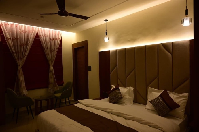 Imagen de la habitación del Hotel JBS Regency and Banquet. Foto 8