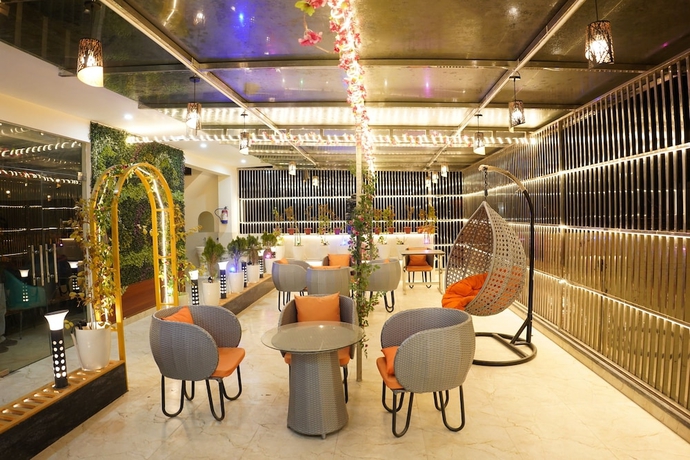 Imagen de los interiores del Hotel JBS Regency and Banquet. Foto 15
