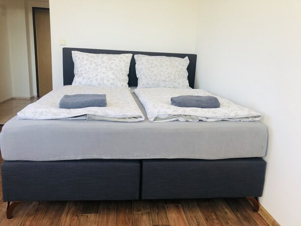 Imagen de la habitación del Hotel JEZandSPI. Foto 13