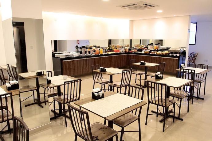 Imagen del bar/restaurante del Hotel JF Nova Alian&ccedil;a. Foto 9