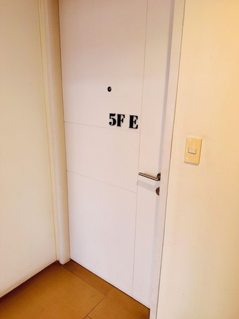 Imagen de la habitación del Hotel JFam Suites. Foto 7