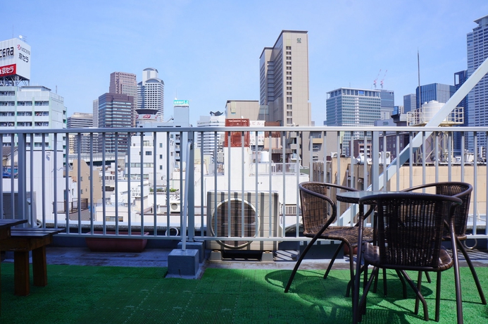 Imagen de los exteriores del Hotel J-Hoppers Osaka. Foto 10