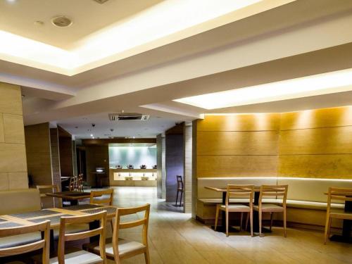 Imagen general del Hotel JI Shanghai Yan\'an Road. Foto 7