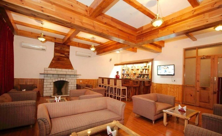 Imagen del bar/restaurante del Hotel J.J Resorts. Foto 7