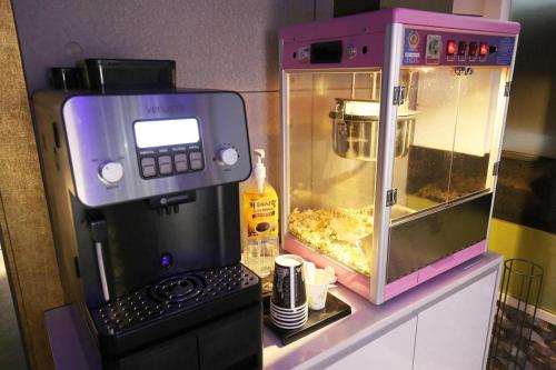 Imagen general del Hotel JJAK. Foto 7