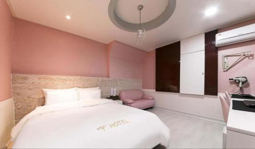 Imagen general del Hotel JJAK. Foto 10