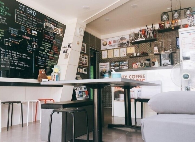 Imagen de los interiores del Hotel JJBRO HOSTELL. Foto 16