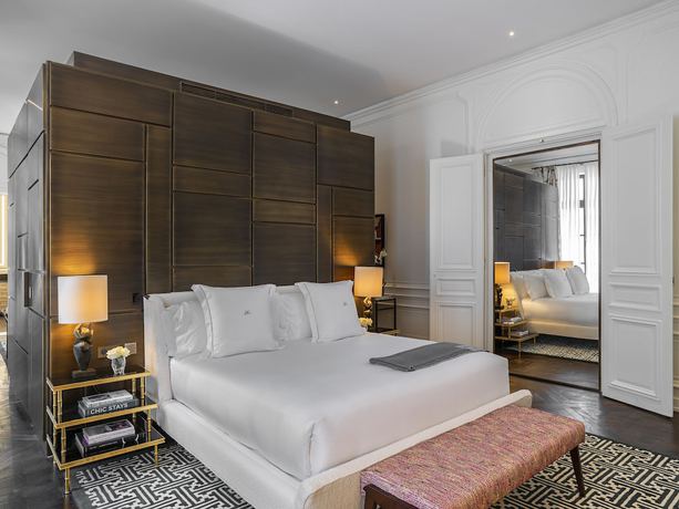 Imagen de la habitación del Hotel J.K. Place Paris. Foto 4