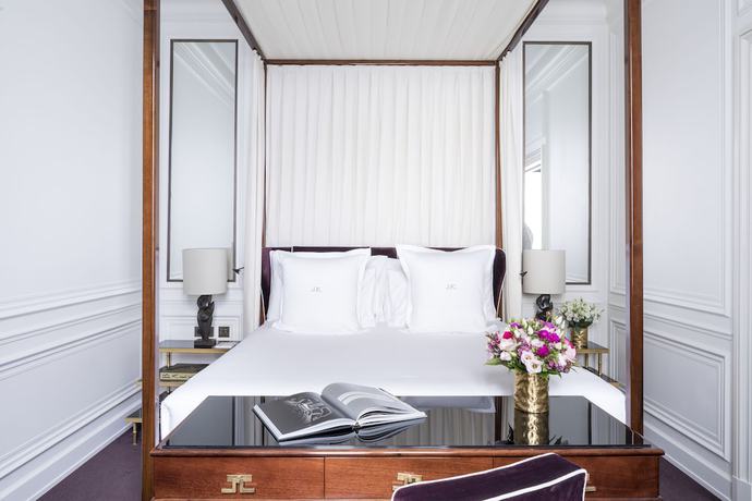 Imagen de la habitación del Hotel J.K. Place Paris. Foto 7