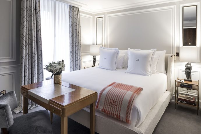 Imagen de la habitación del Hotel J.K. Place Paris. Foto 14