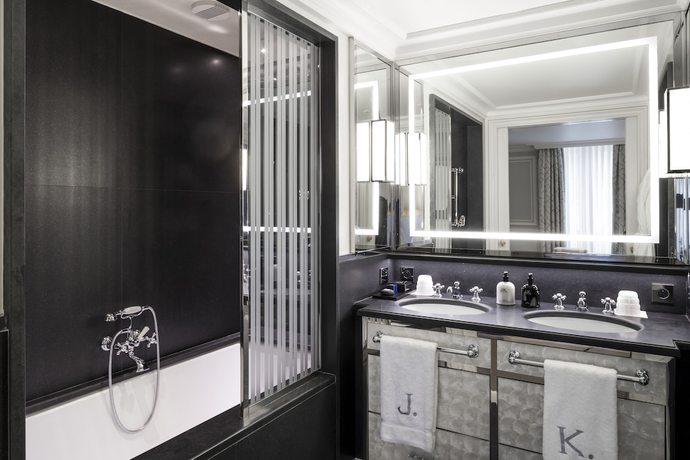 Imagen de la habitación del Hotel J.K. Place Paris. Foto 16