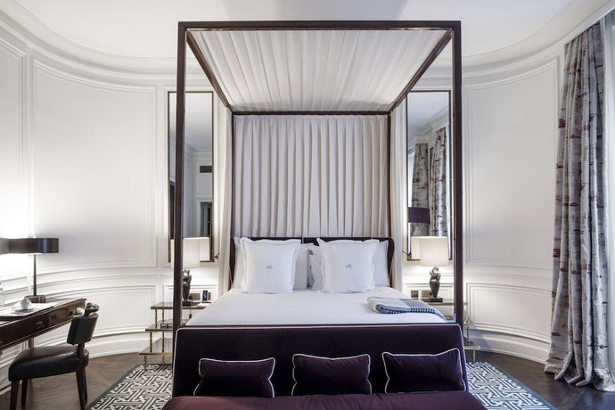 Imagen de la habitación del Hotel J.K. Place Paris. Foto 19
