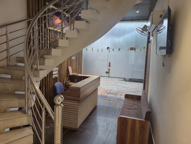 Imagen de los interiores del Hotel JK Residency, Amritsar. Foto 16