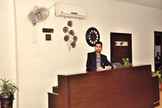 Imagen de los interiores del Hotel JK Rooms 129 RC Regency. Foto 20