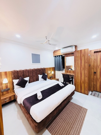 Imagen de la habitación del Hotel JK palace, Ujjain. Foto 11