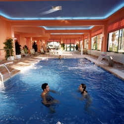 Imagen de la piscina del Hotel JM Santa Pola. Foto 5