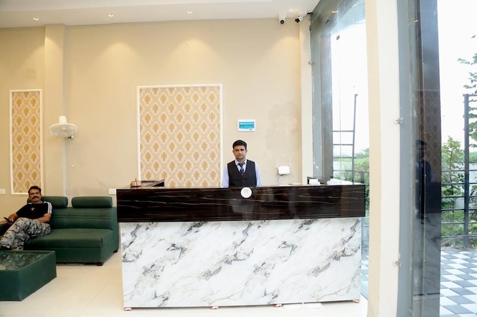 Imagen de los interiores del Hotel JMC Safar Inn Mhow. Foto 15