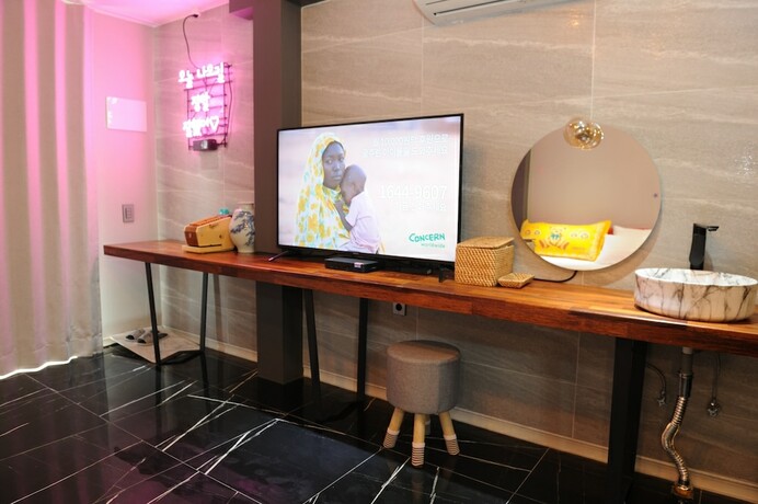 Imagen general del Hotel JNJ Village. Foto 2