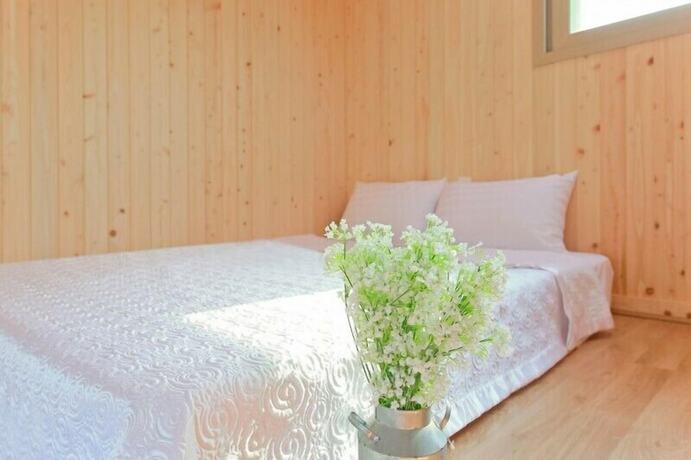 Imagen general del Hotel JNJ Village. Foto 7