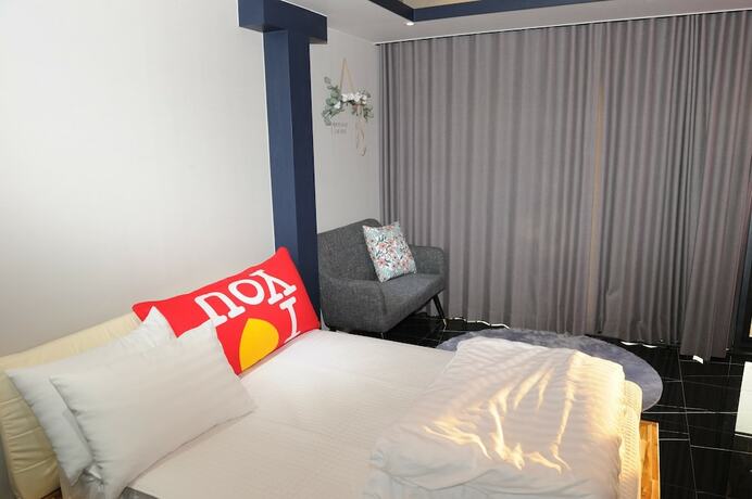 Imagen general del Hotel JNJ Village. Foto 8