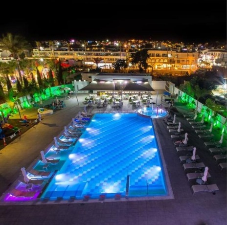 Imagen de la piscina del Hotel JOY Apts. Foto 18