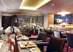 Imagen del bar/restaurante del Hotel JOYFULL INTERNATIONAL. Foto 2
