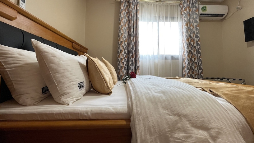 Imagen de la habitación del Hotel JPN SQUARE Douala. Foto 12