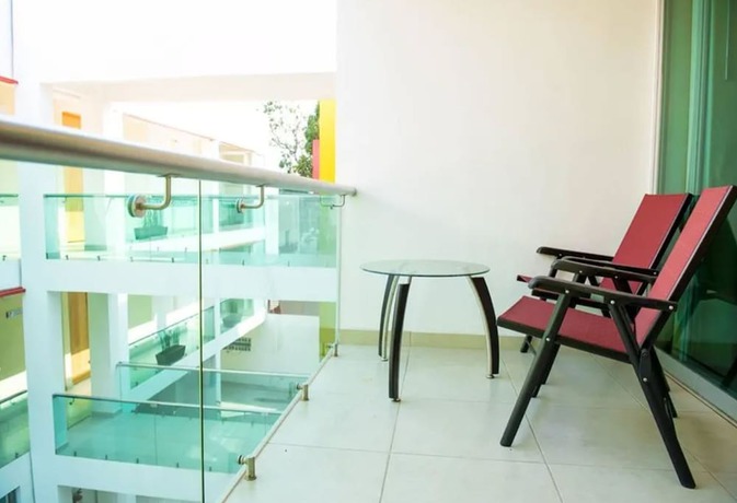 Imagen de los interiores del Hotel JPs and Suites. Foto 11
