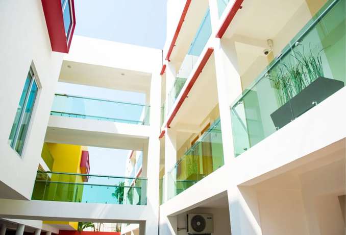 Imagen de los interiores del Hotel JPs and Suites. Foto 12