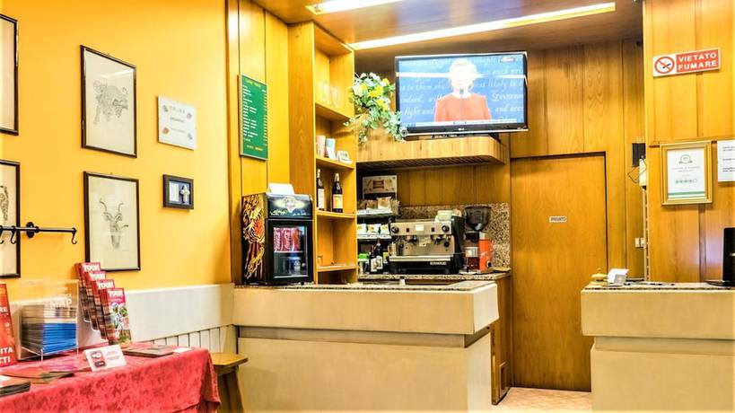 Imagen de los interiores del Hotel JR Hermes Firenze. Foto 6