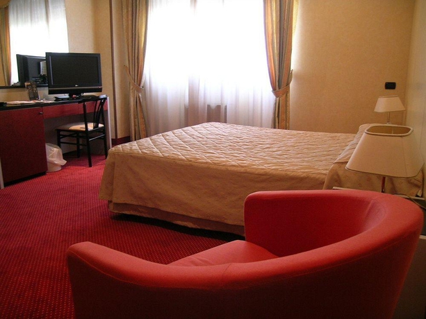 Imagen general del Hotel JR Hotels Bologna Amadeus. Foto 9