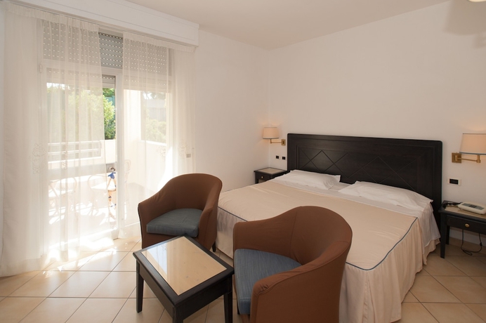 Imagen de la habitación del Hotel JR Resort Elba International. Foto 3