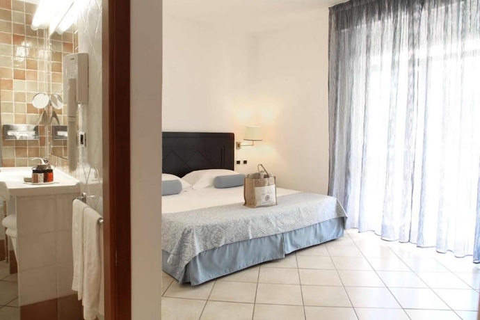 Imagen de la habitación del Hotel JR Resort Elba International. Foto 6